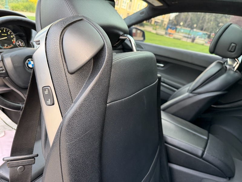 BMW 6-Series 640i Coupe 2012