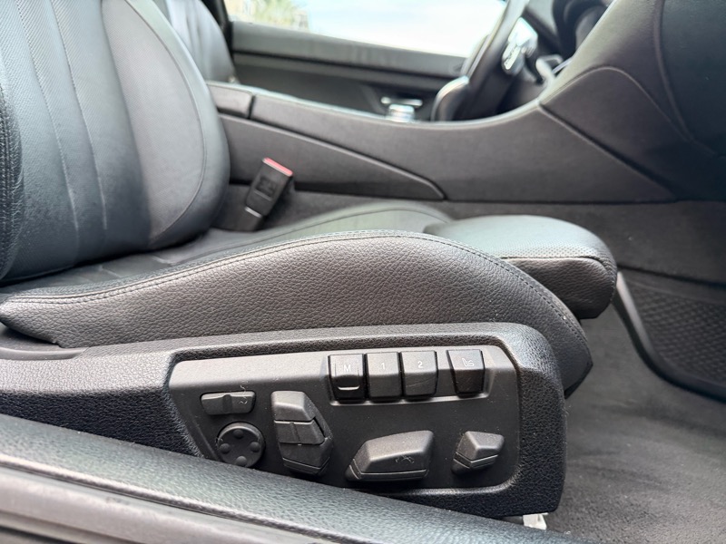 BMW 6-Series 640i Coupe 2012