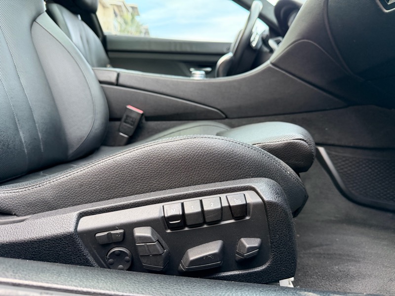 BMW 6-Series 640i Coupe 2012