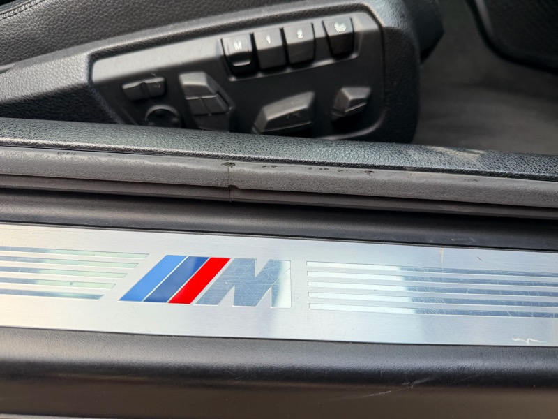 BMW 6-Series 640i Coupe 2012