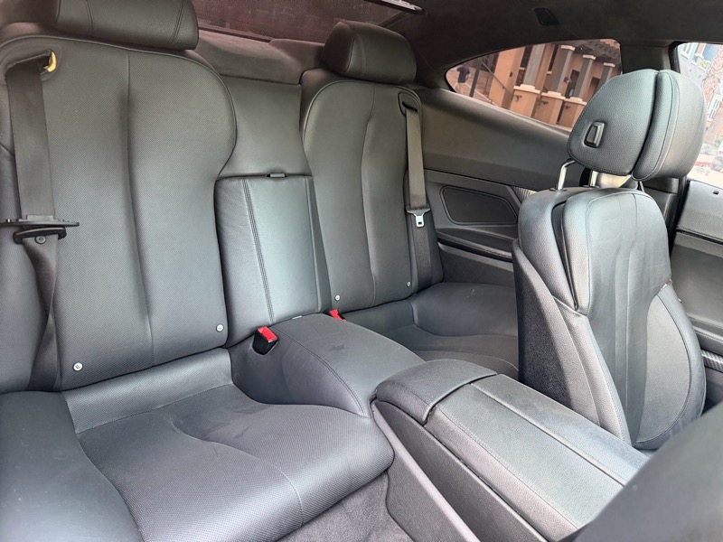 BMW 6-Series 640i Coupe 2012