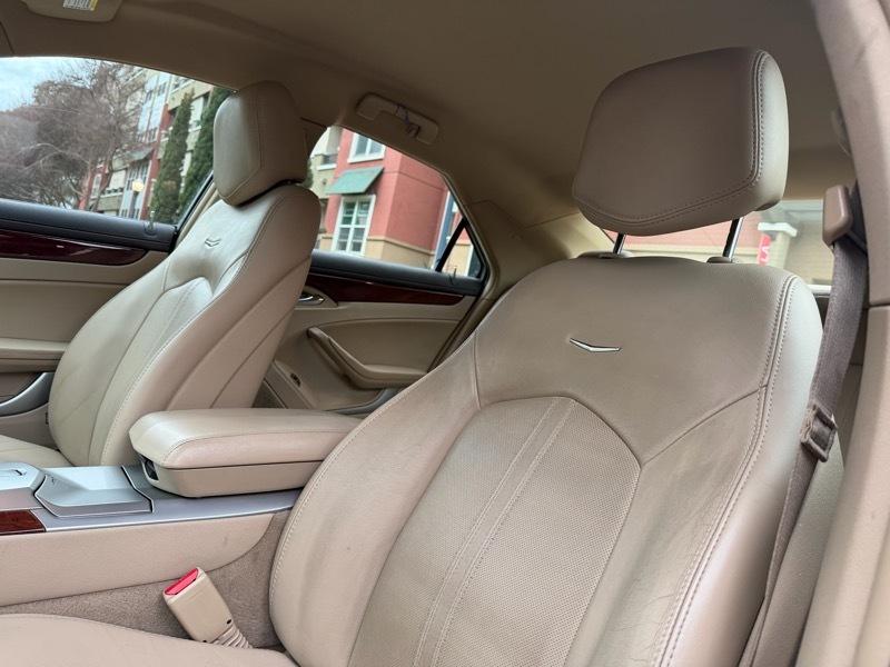 Cadillac CTS Luxury 2012