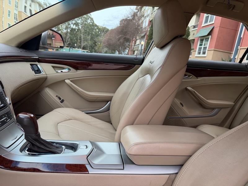 Cadillac CTS Luxury 2012