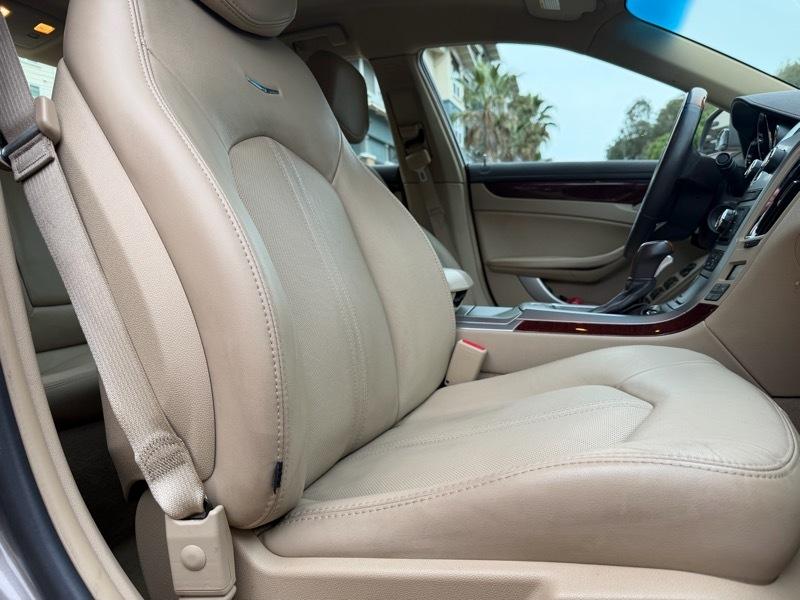 Cadillac CTS Luxury 2012