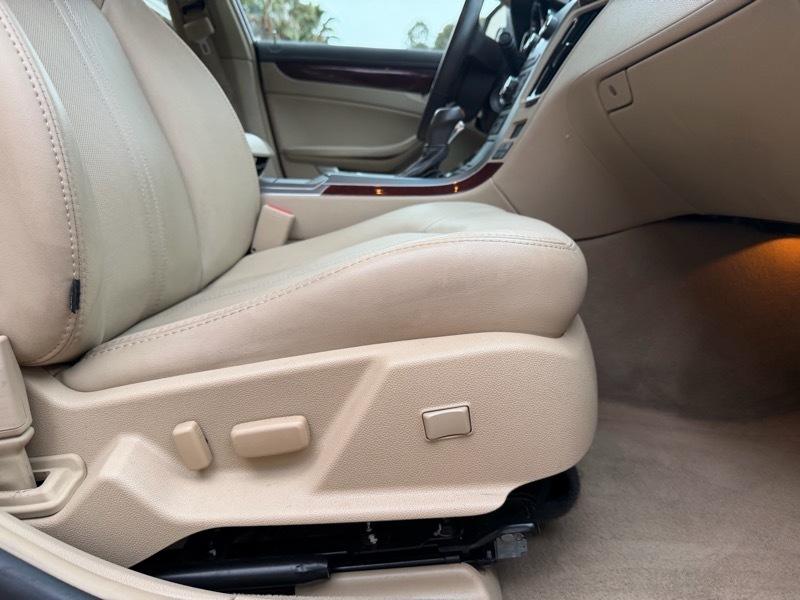 Cadillac CTS Luxury 2012