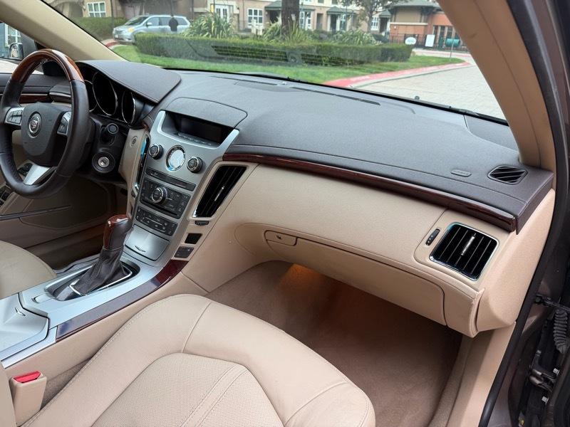 Cadillac CTS Luxury 2012