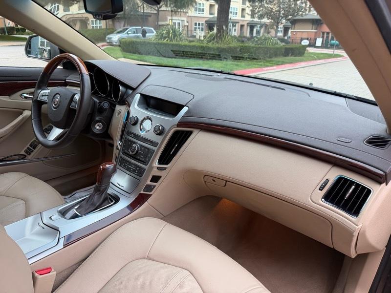 Cadillac CTS Luxury 2012