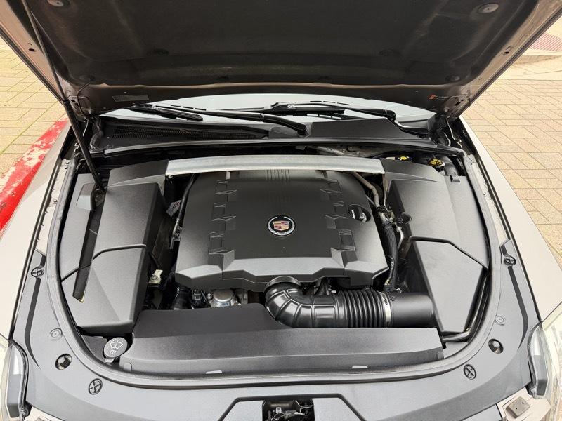 Cadillac CTS Luxury 2012