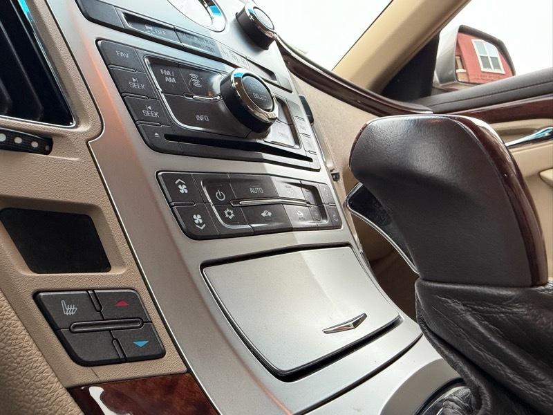 Cadillac CTS Luxury 2012