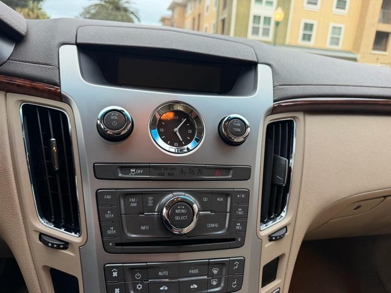 Cadillac CTS Luxury 2012