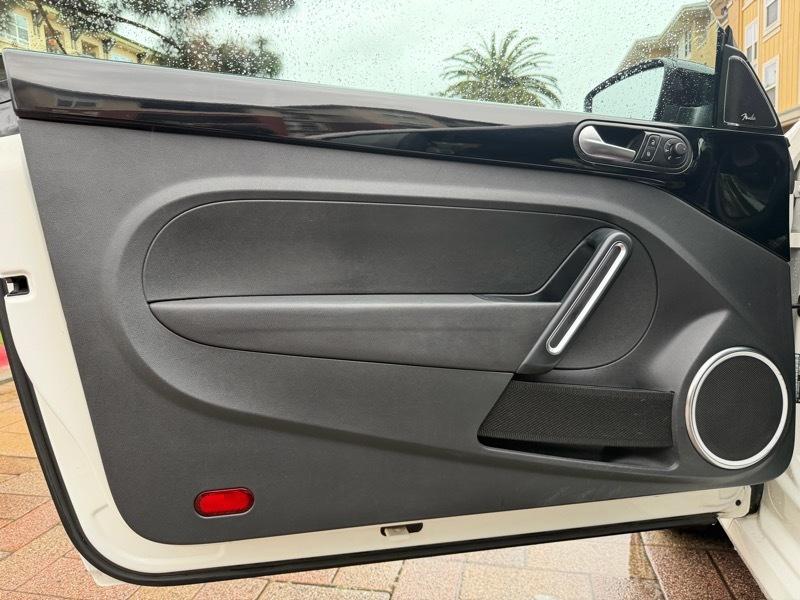 Volkswagen Beetle 2.0T Turbo 2013