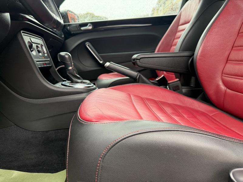 Volkswagen Beetle 2.0T Turbo 2013