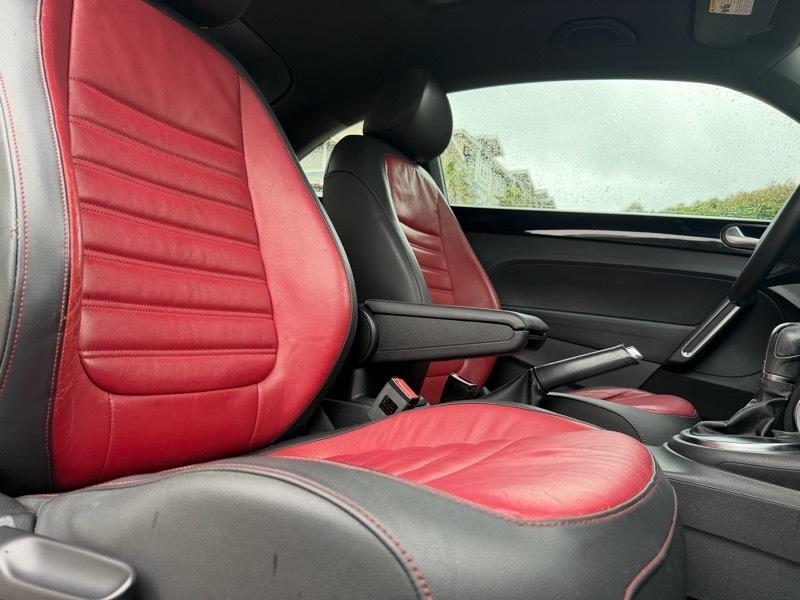 Volkswagen Beetle 2.0T Turbo 2013