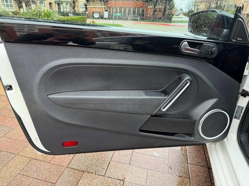 Volkswagen Beetle 2.0T Turbo 2013