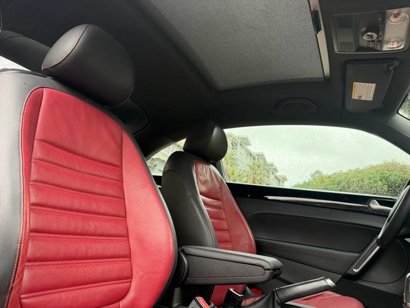 Volkswagen Beetle 2.0T Turbo 2013