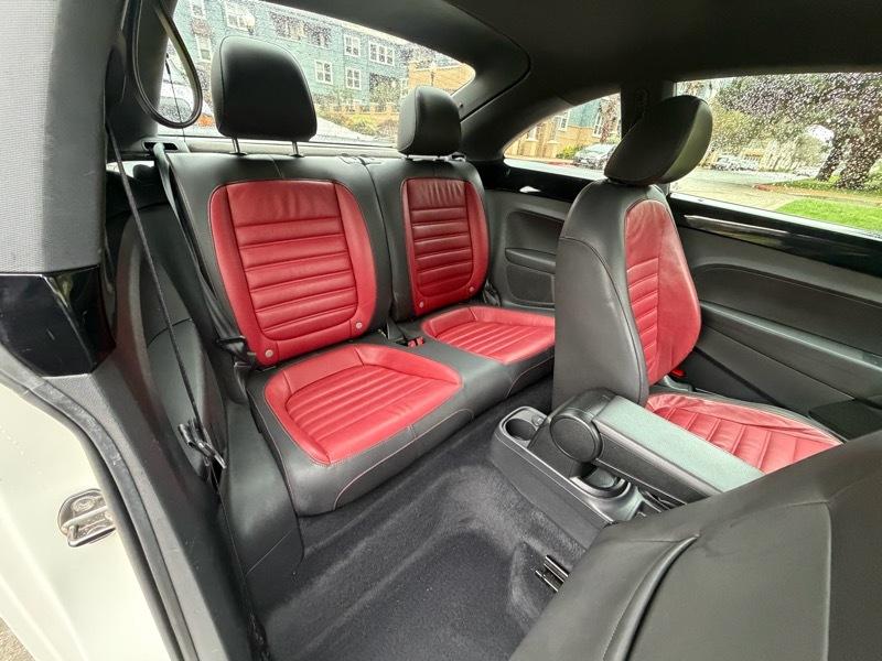 Volkswagen Beetle 2.0T Turbo 2013