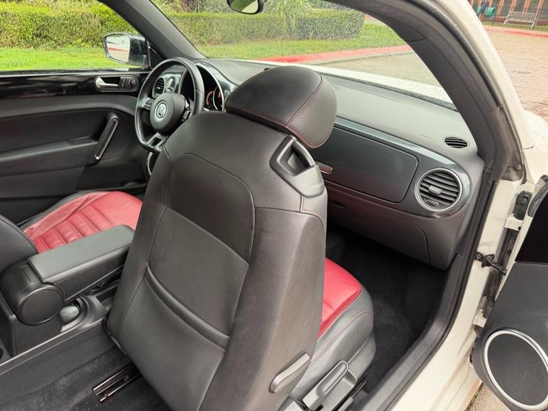 Volkswagen Beetle 2.0T Turbo 2013