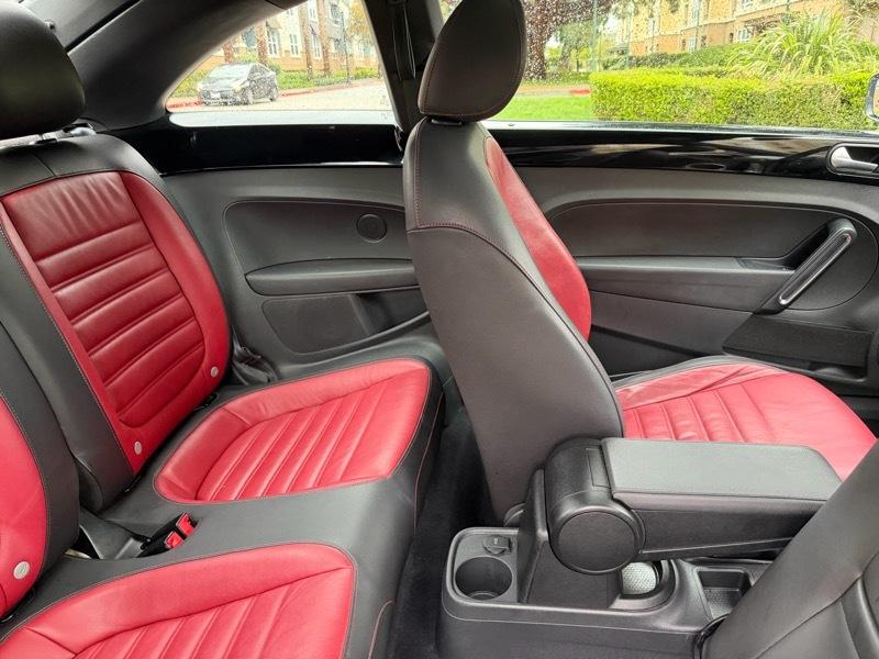 Volkswagen Beetle 2.0T Turbo 2013