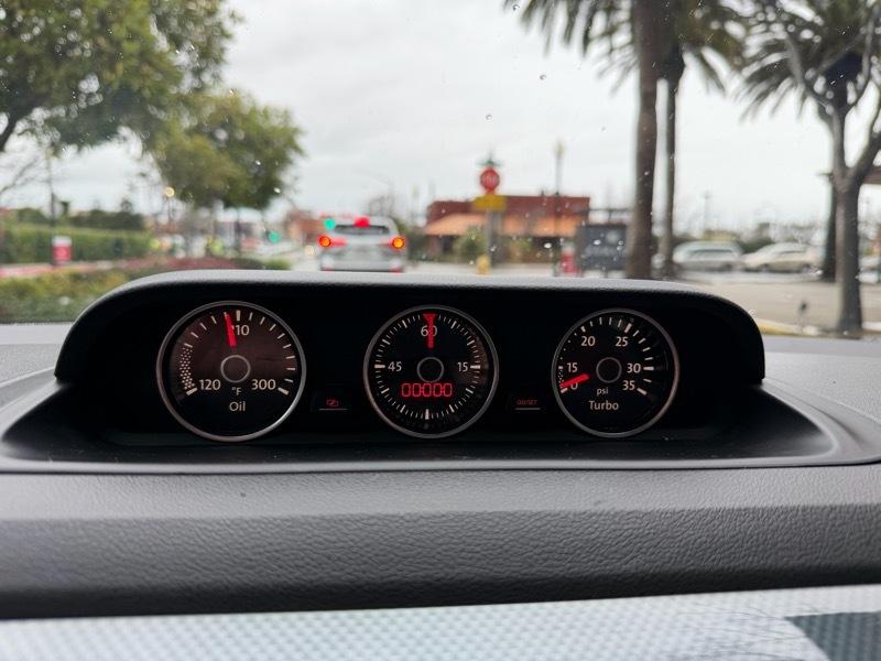 Volkswagen Beetle 2.0T Turbo 2013