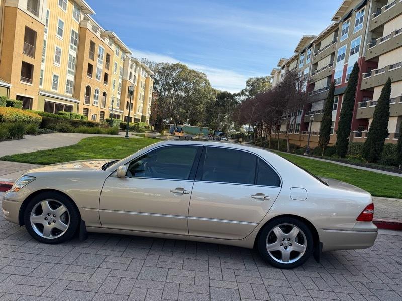 Lexus LS 430 Sedan 2005
