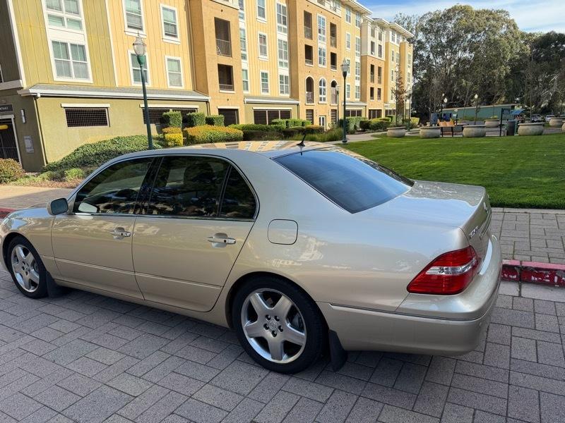 Lexus LS 430 Sedan 2005