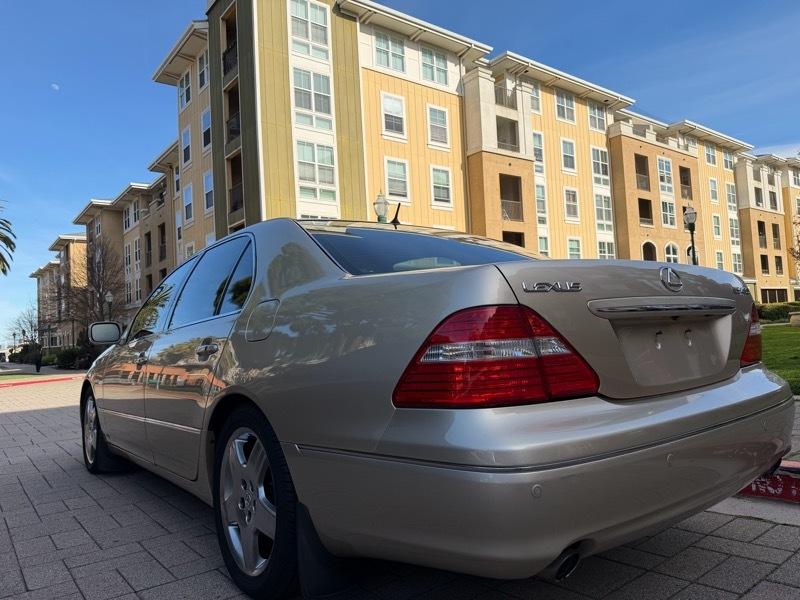 Lexus LS 430 Sedan 2005