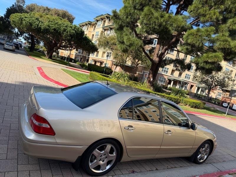 Lexus LS 430 Sedan 2005