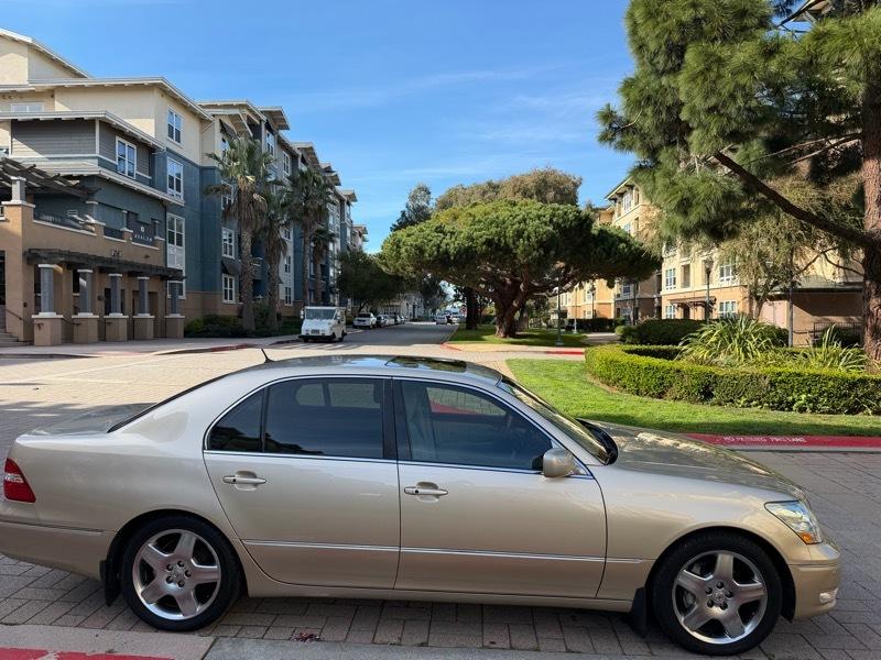 Lexus LS 430 Sedan 2005