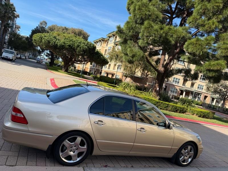 Lexus LS 430 Sedan 2005