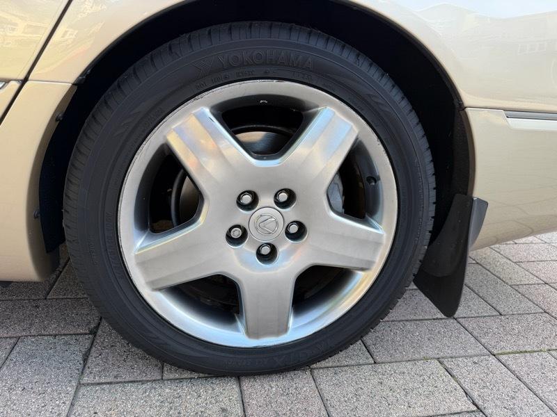 Lexus LS 430 Sedan 2005