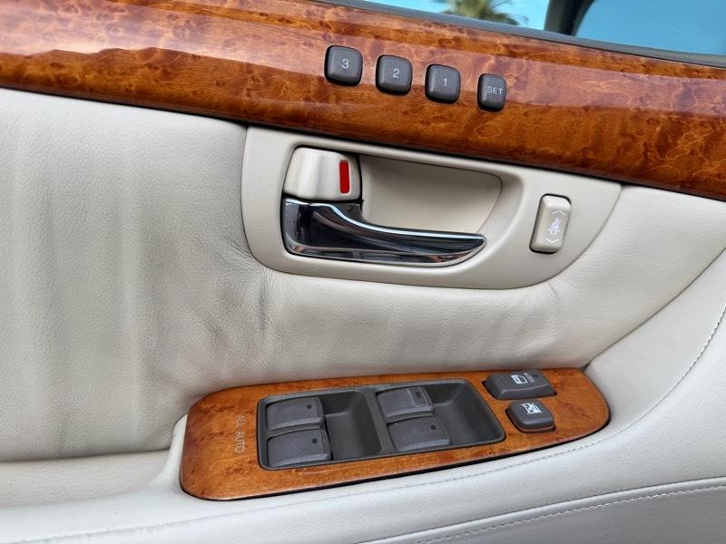 Lexus LS 430 Sedan 2005