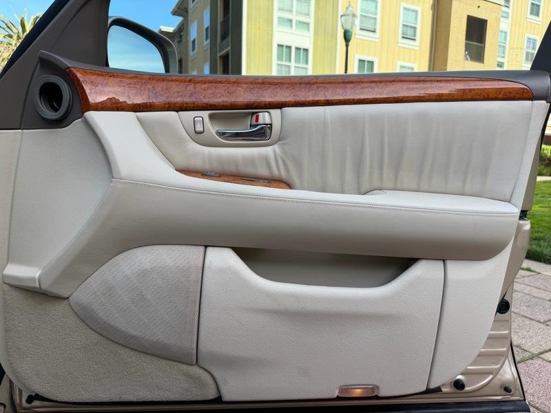 Lexus LS 430 Sedan 2005