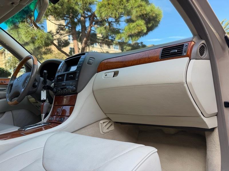 Lexus LS 430 Sedan 2005