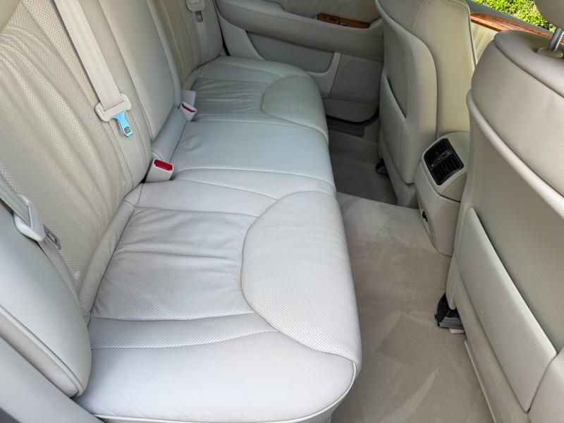 Lexus LS 430 Sedan 2005