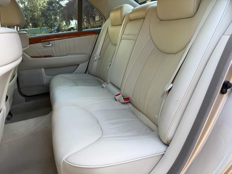 Lexus LS 430 Sedan 2005