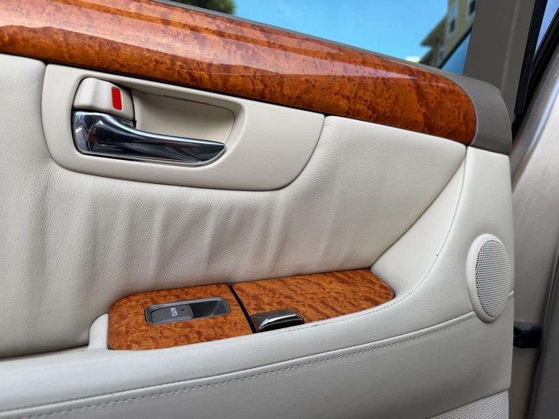 Lexus LS 430 Sedan 2005