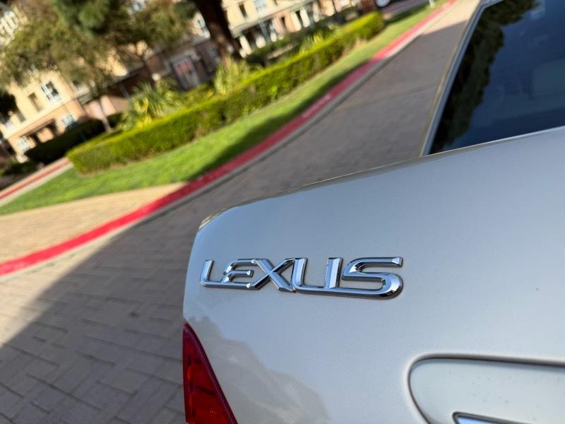Lexus LS 430 Sedan 2005