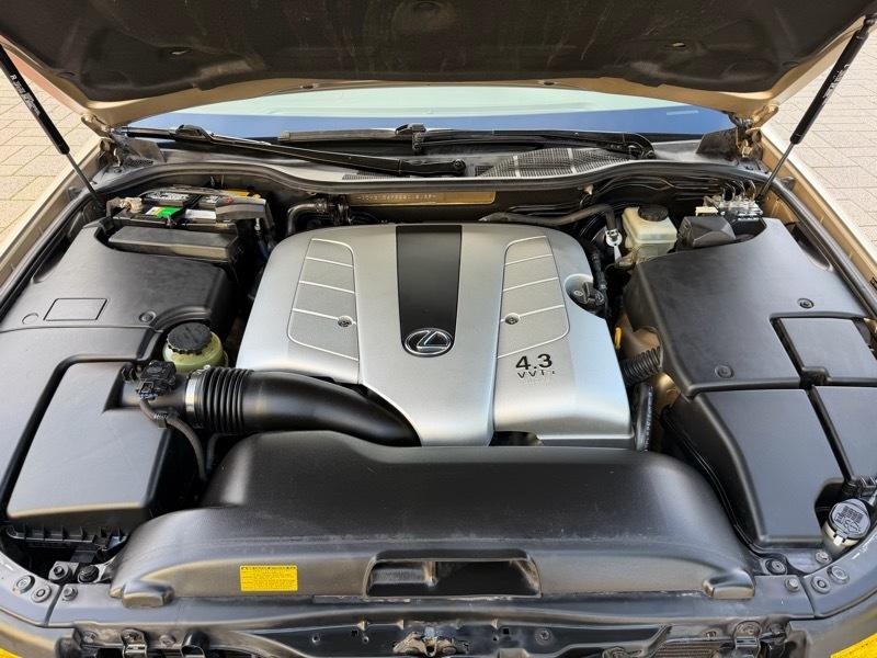 Lexus LS 430 Sedan 2005