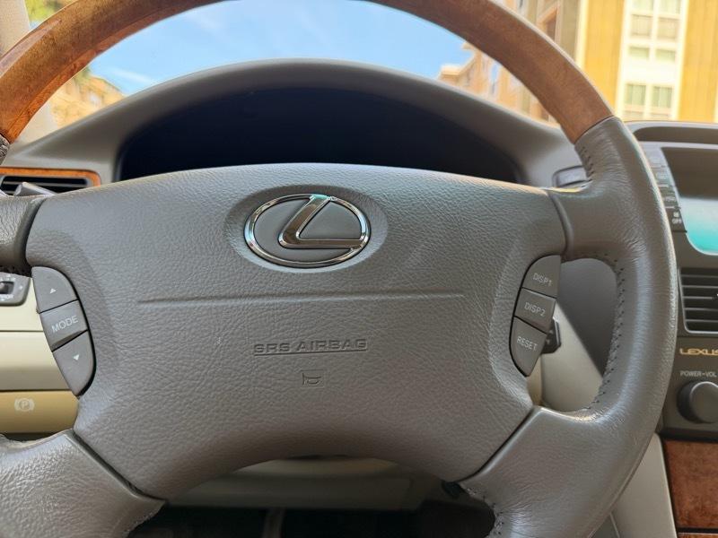 Lexus LS 430 Sedan 2005