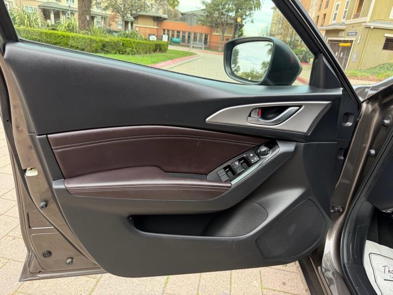 Mazda MAZDA3 s Grand Touring AT 5-Door 2018