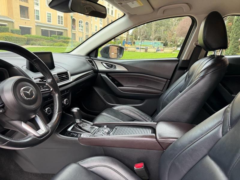 Mazda MAZDA3 s Grand Touring AT 5-Door 2018