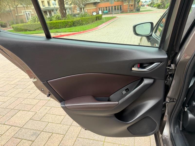 Mazda MAZDA3 s Grand Touring AT 5-Door 2018