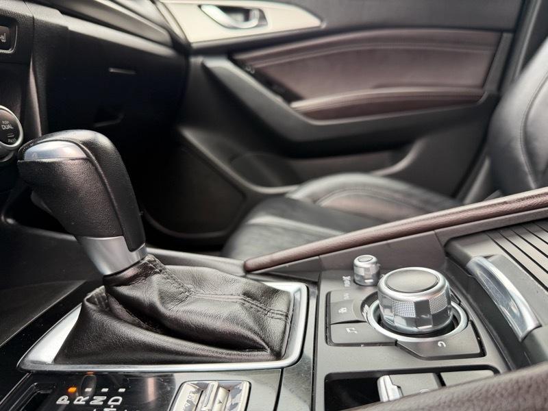 Mazda MAZDA3 s Grand Touring AT 5-Door 2018