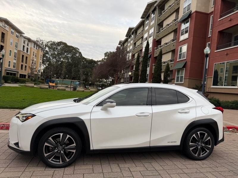 Lexus UX 250h Premium AWD 2019