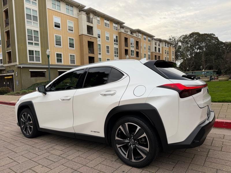 Lexus UX 250h Premium AWD 2019