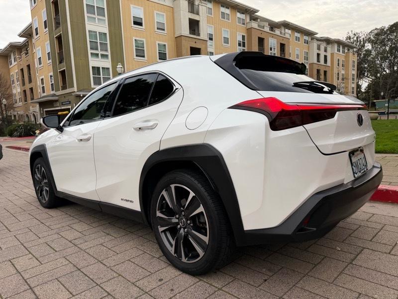 Lexus UX 250h Premium AWD 2019