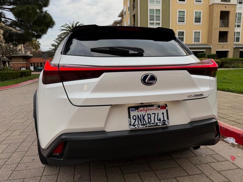 Lexus UX 250h Premium AWD 2019