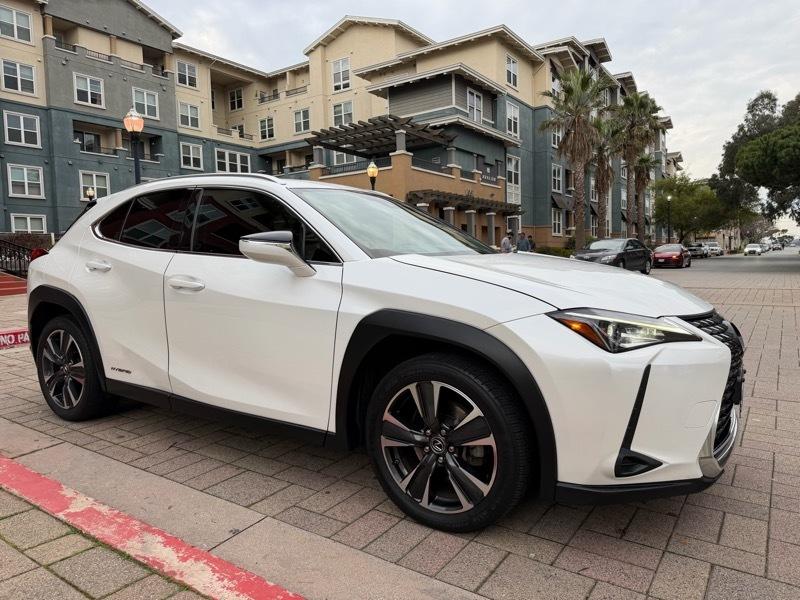 Lexus UX 250h Premium AWD 2019