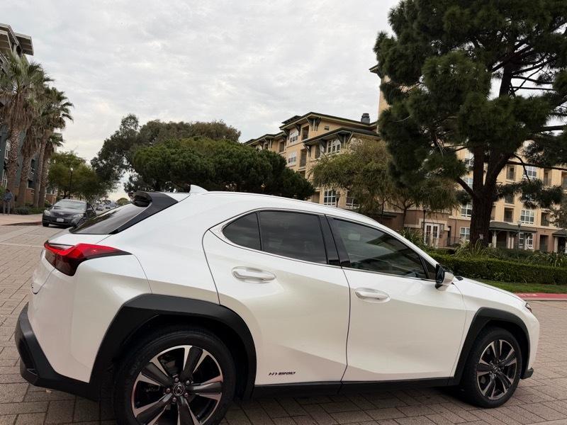 Lexus UX 250h Premium AWD 2019
