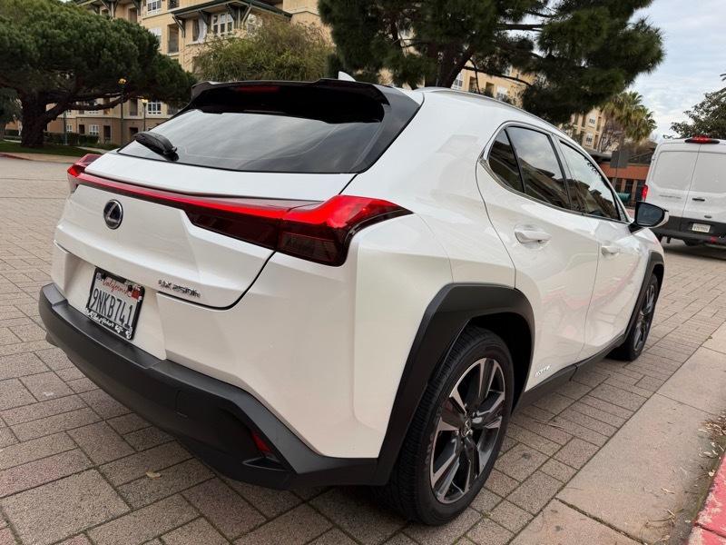 Lexus UX 250h Premium AWD 2019